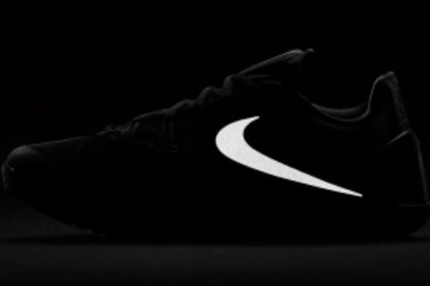 Nike deals hyperchase black