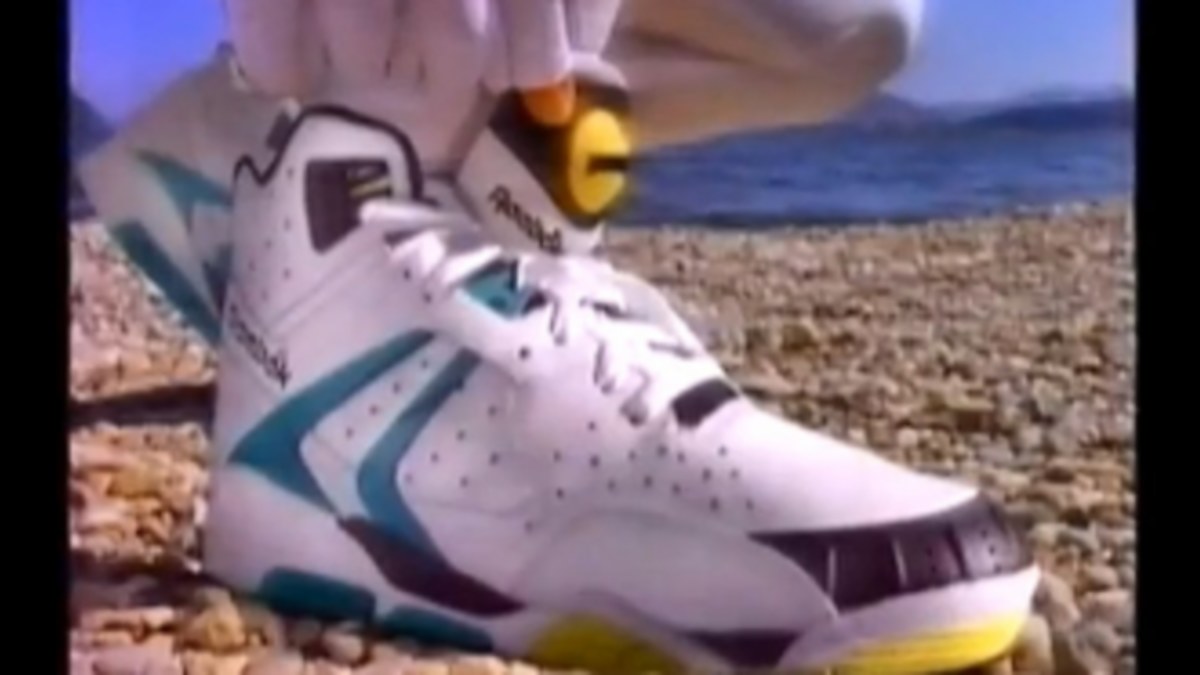 Classic Commercial: Skysurfing in Reebok Trainer Pump the Complex Cross 