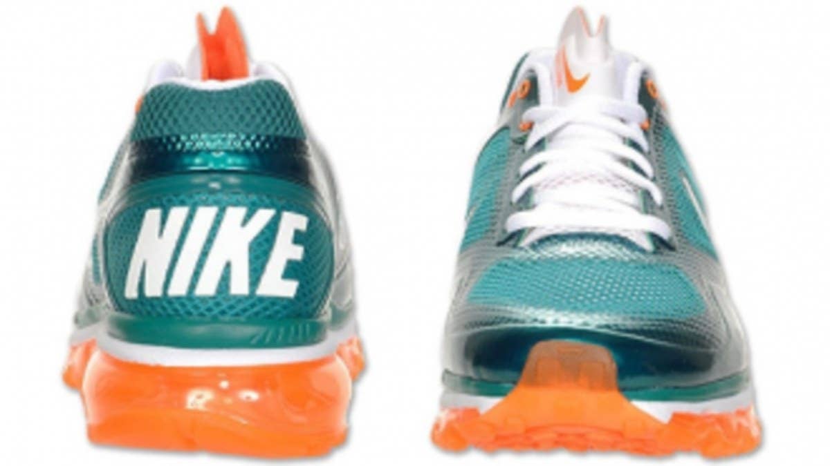 After being represented by the Air Trainer 1.3 Max in April's NFL Draft Pack, the Miami Dolphins were likely the source of inspiration for this new colorway of the model hitting retail this month as well.
