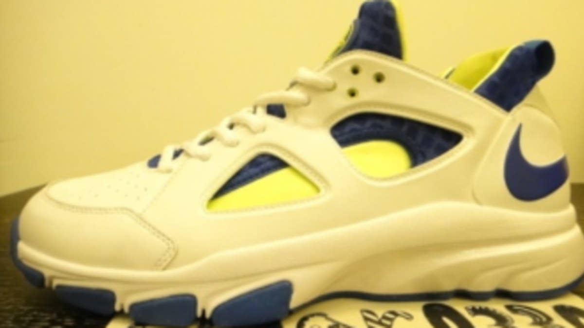 The newest Zoom Huarache Trainer Low colorway to surface is a throwback to one of the originals.