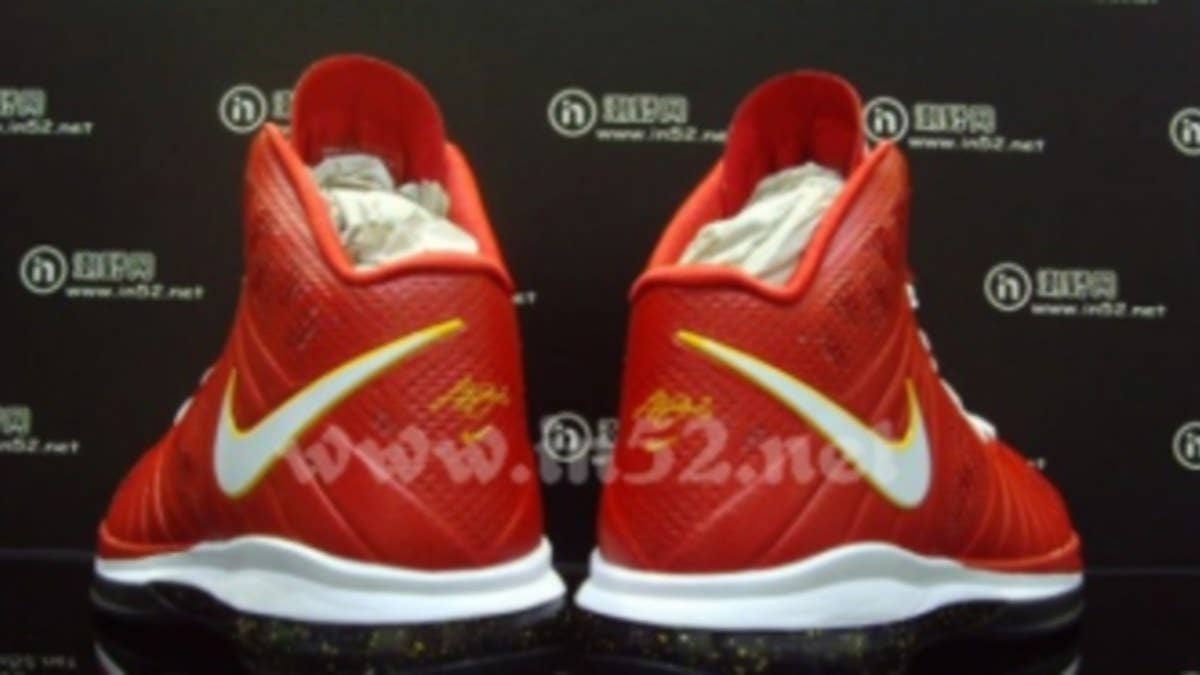 Finally set to release this weekend is the much anticipated "Finals" Nike LeBron 8 P.S. 