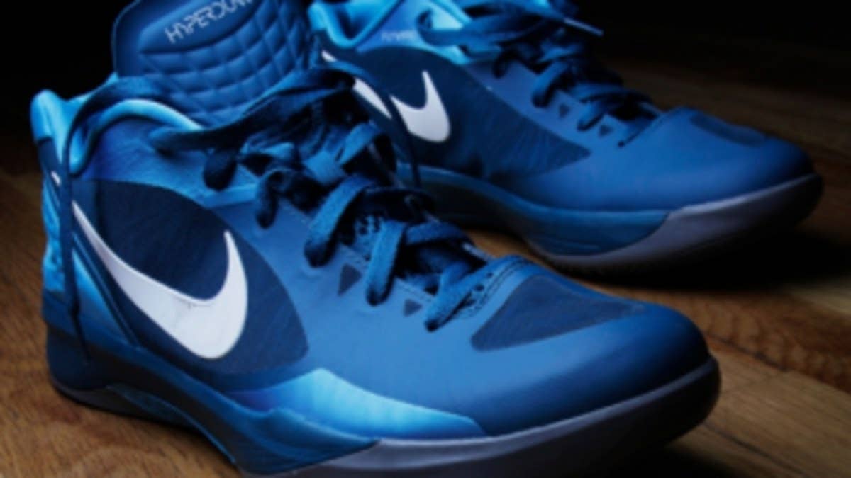 The Hyperdunk 2011 was the best shoe of the season, so naturally, the Hyperdunk 2011 Low should be right up there with it, right? See how they scored ahead.