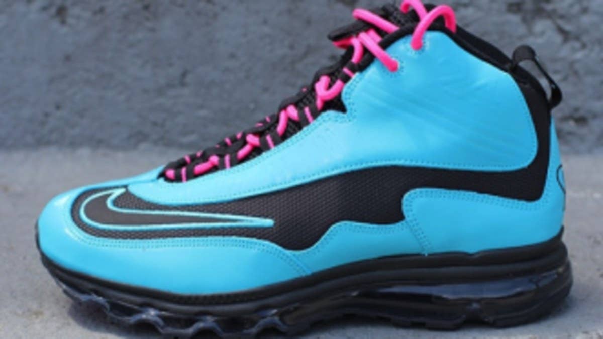 Though the shoe will understandably draw comparisons to LeBron's "South Beach" 8, this new colorway of the Air Max JR is apparently being released as part of a multi-shoe MLB Home Run Derby Pack.