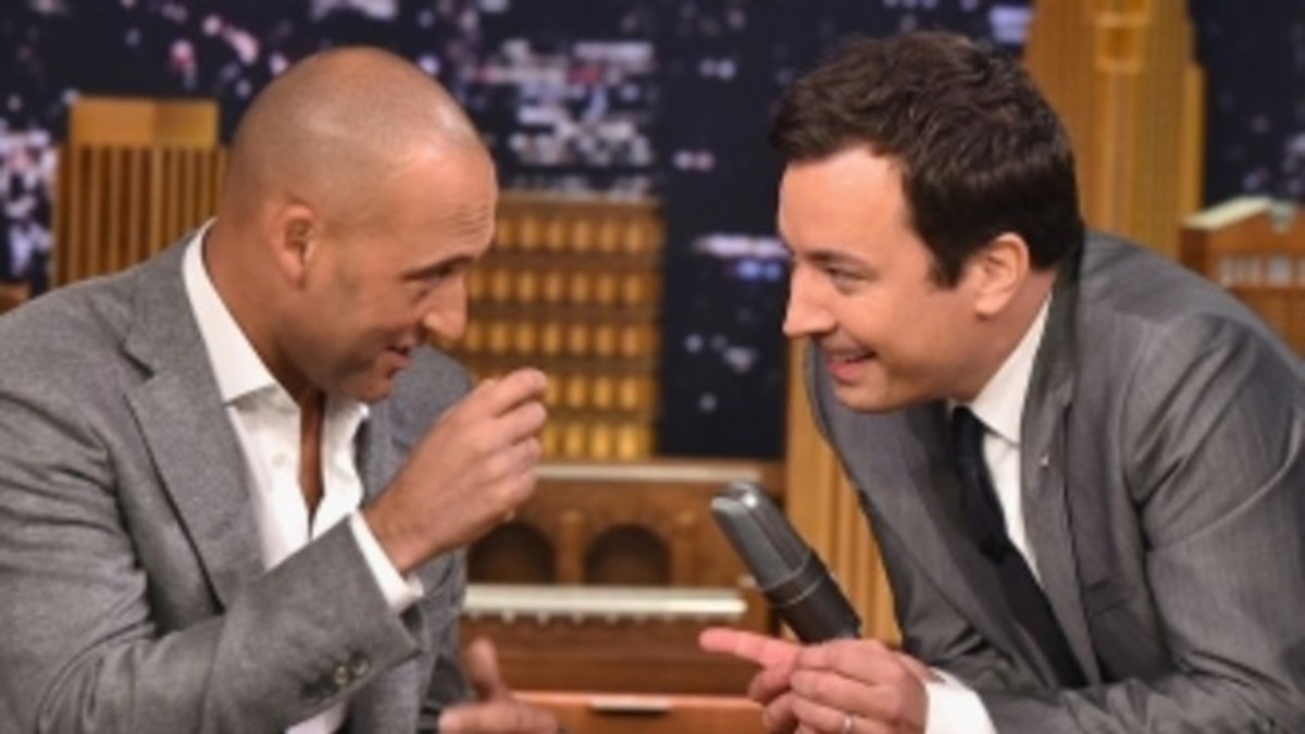 Derek Jeter Signs His Air Jordan 1 for Jimmy Fallon on The Tonight