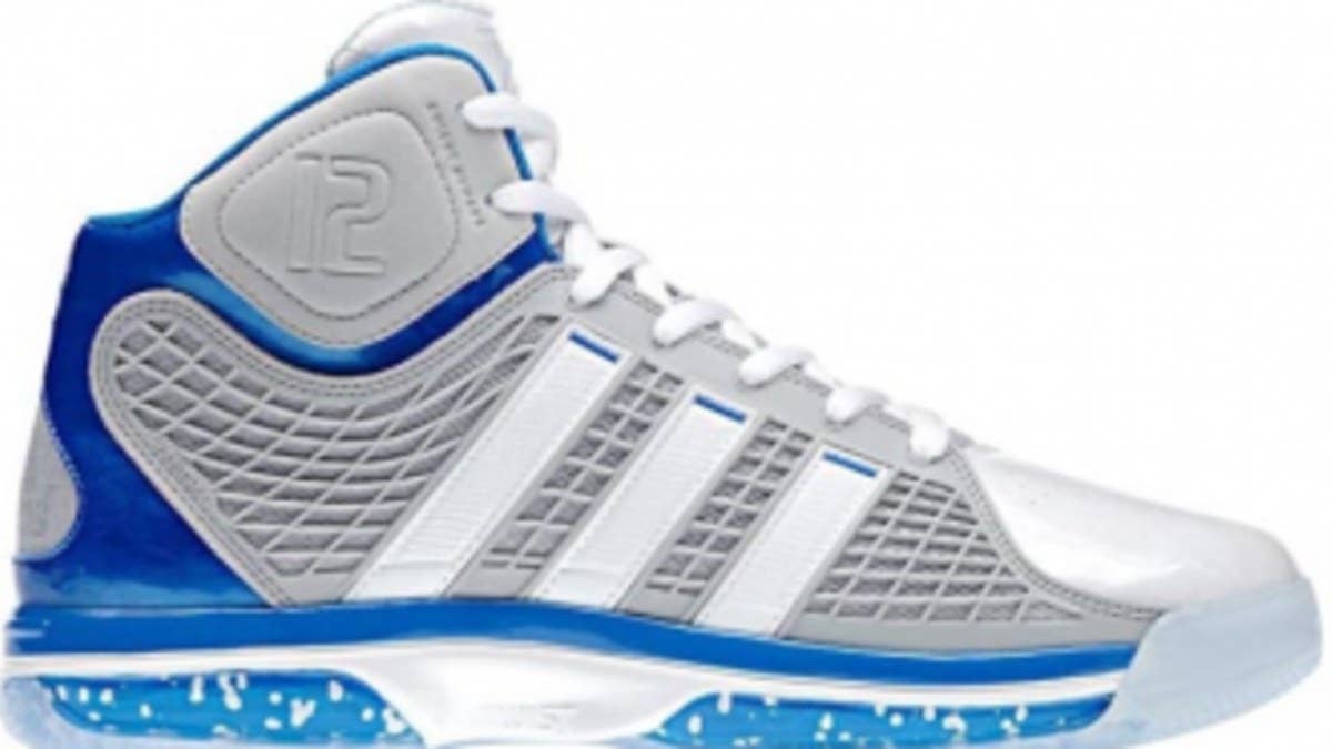 Dwight's newest signature shoe is now available at Eastbay in the Orlando Magic home colorway. 