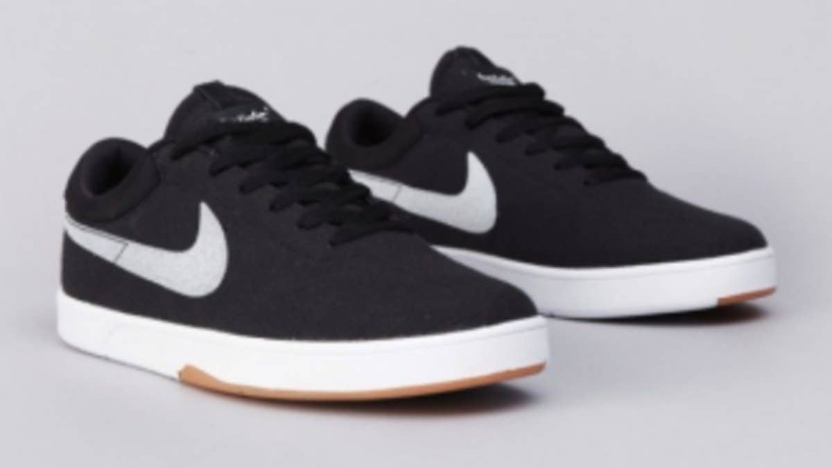 Nike Skateboarding calls on a timeless combination of colors for this latest release of the SB Eric Koston SE.