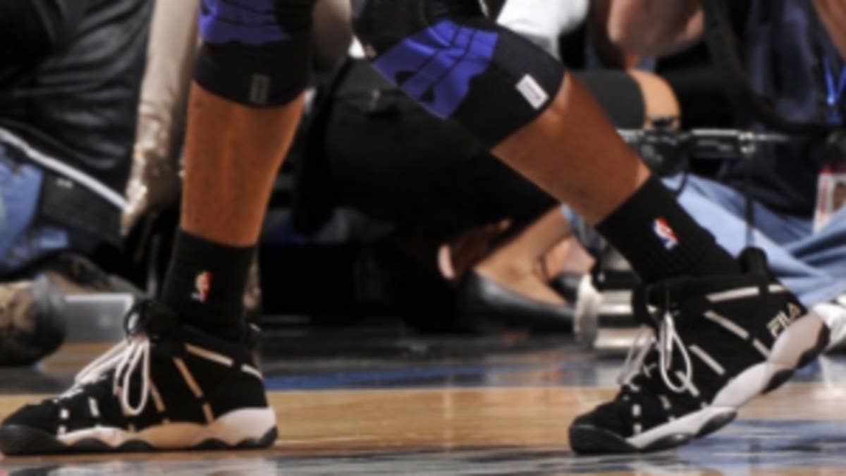Taking us on the ultimate trip down memory lane, veteran swingman Jerry Stackhouse laced up his original FILA Stackhouse signature shoe in the Brooklyn Nets' lopsided 107-68 win over the Orlando Magic last night.