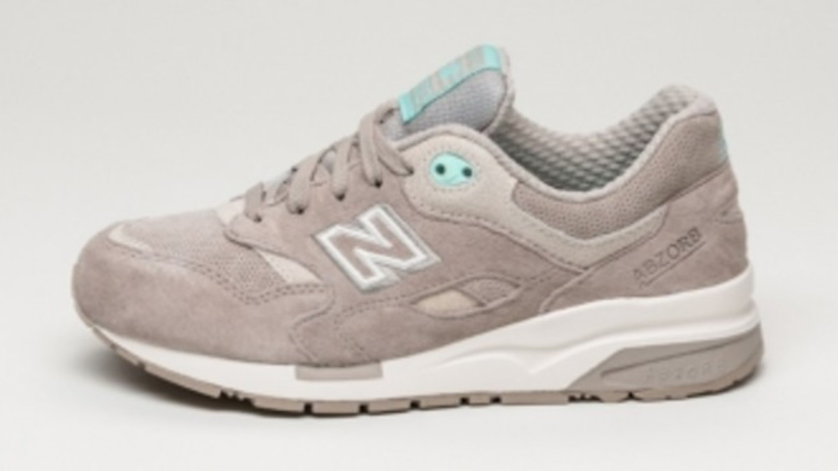 Shades of Grey for New Balance s 1600 Runner Complex