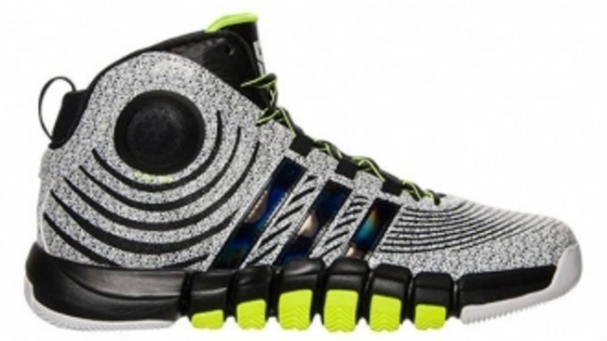 You can now get your hands on Dwight Howard's latest signature shoe in an interesting White/Black-Electricity colorway.