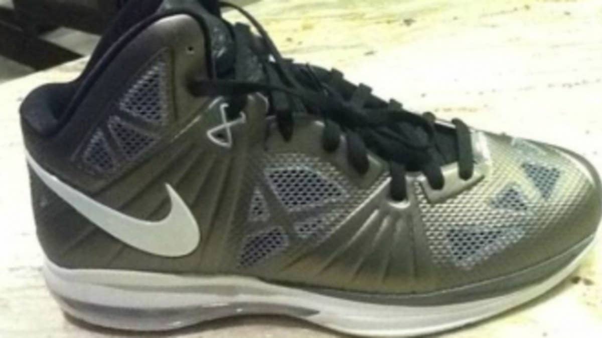 LeBron gives us a look at a sample colorway of the LeBron 8 PS via Twitter.