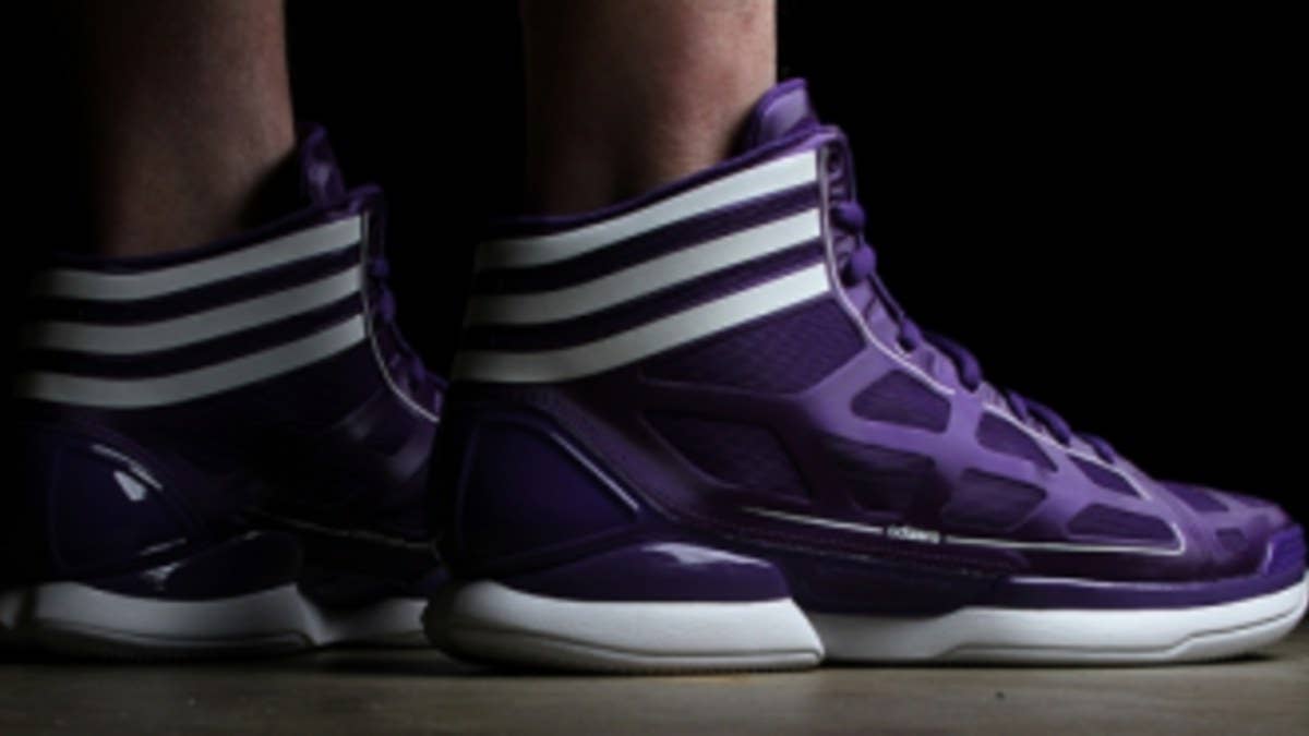 With the launch of the lightest basketball shoe ever today, I was luckily able to break out a promo pair in my new favorite shade of purple.