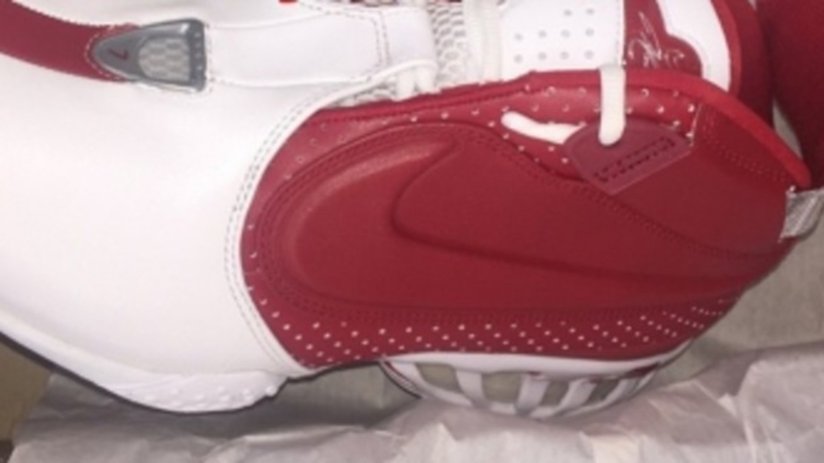 On the way to his Nike Zoom Vick 1s, Michael Vick sent Air Jordan