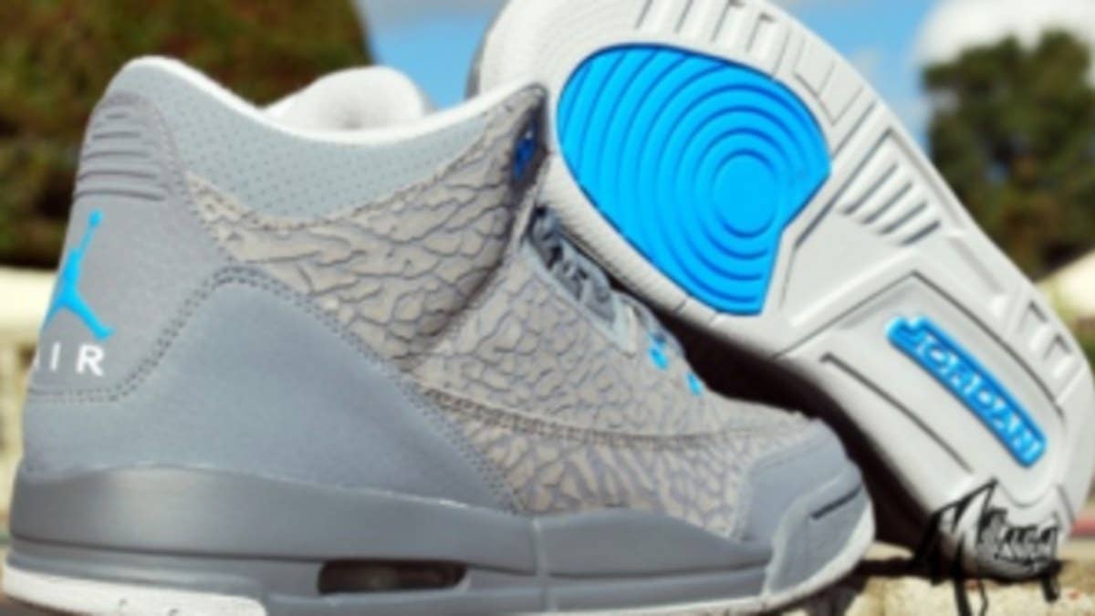 Dropping next month for the young ones is this grey-based colorway of the Air Jordan Retro 3 "Flip."
