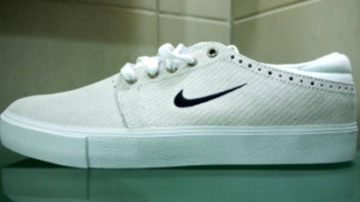Previewing Nike SB's fall line-up, we now have a look at this all new "Waxed Canvas" SB Team Edition 2.  