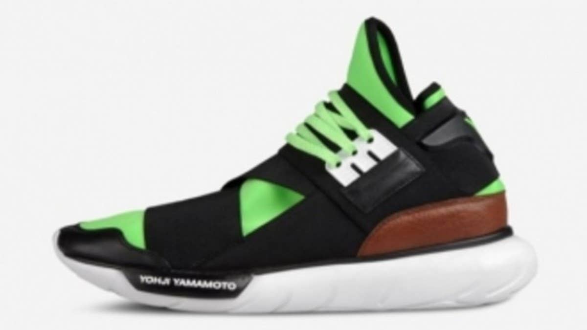 One of Y-3's most popular new models in the Y-3 Qasa High arrives in a new colorway for this year's Fall/Winter season.