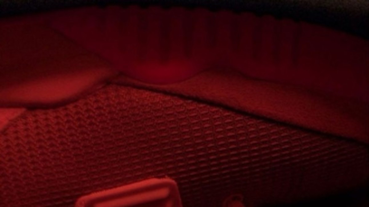 Foot locker yeezy 2 hotsell red october