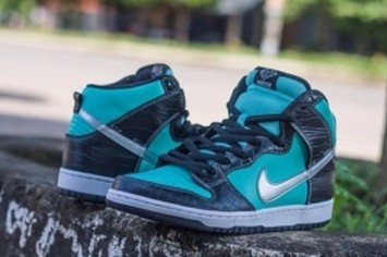 Nike sb clearance dunk tiffany high