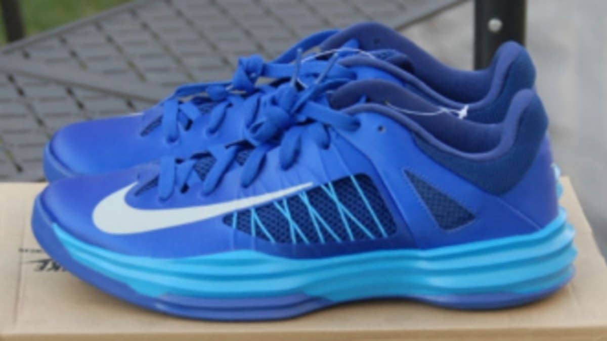 Previewed here is another upcoming Nike Lunar Hyperdunk Low release, this pair decked out in contrasting blue tones.