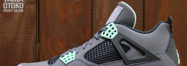 Green glow 4s hot sale on feet