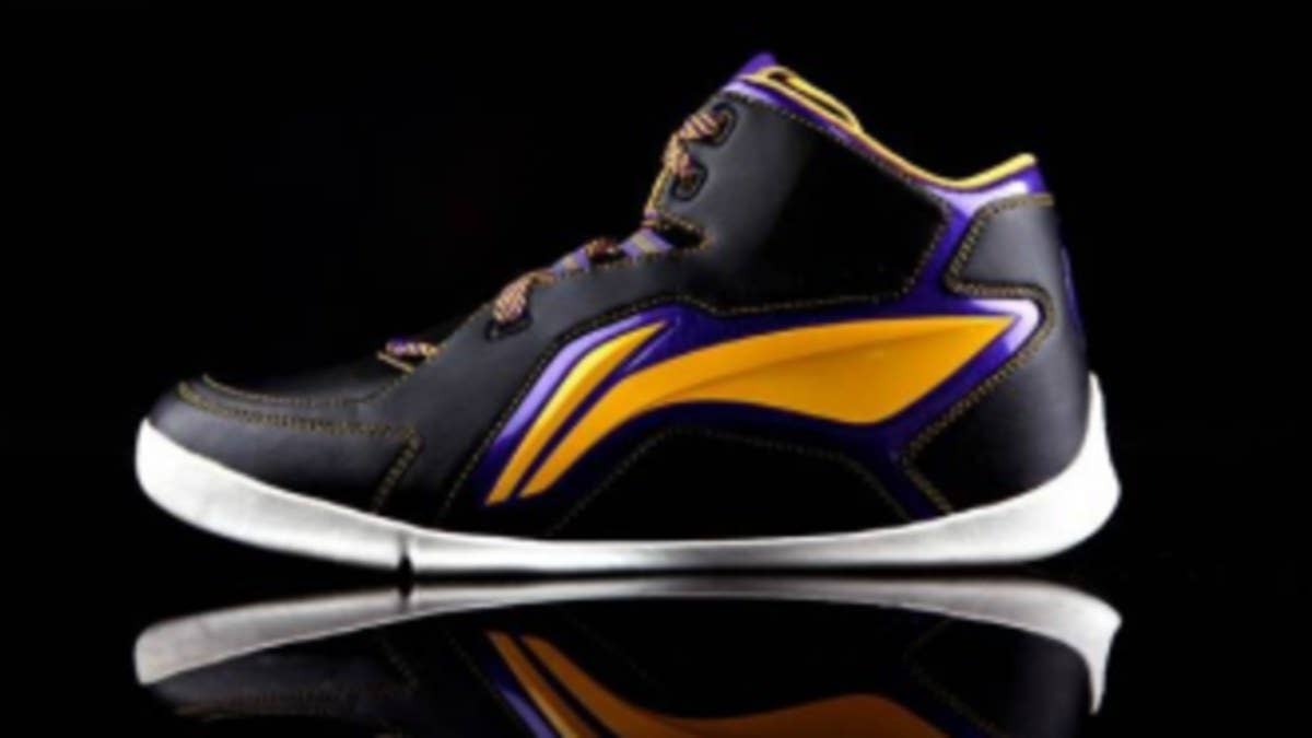 After an initial look at the Celtics colorway, here's the Li-Ning Shaq Zone in a Lakers make-up.