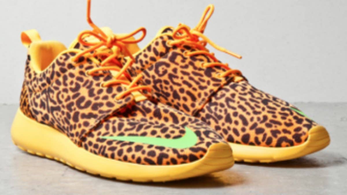 The popular Nike Roshe Run FB continues its strong push with a new "Leopard" colorway.