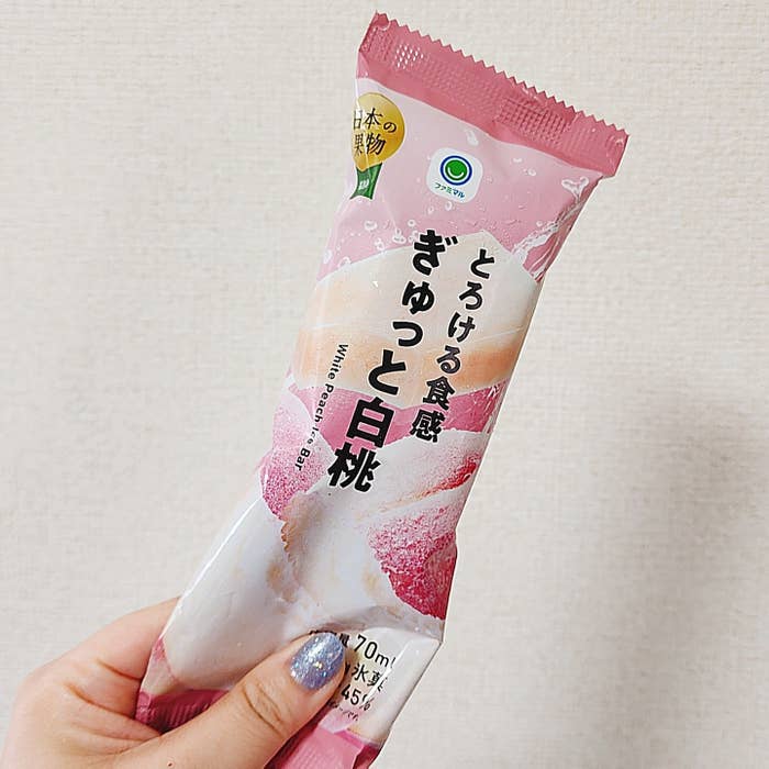 FamilyMart(ファミリーマート)のおすすめスイーツ「とろける食感ぎゅっと白桃」