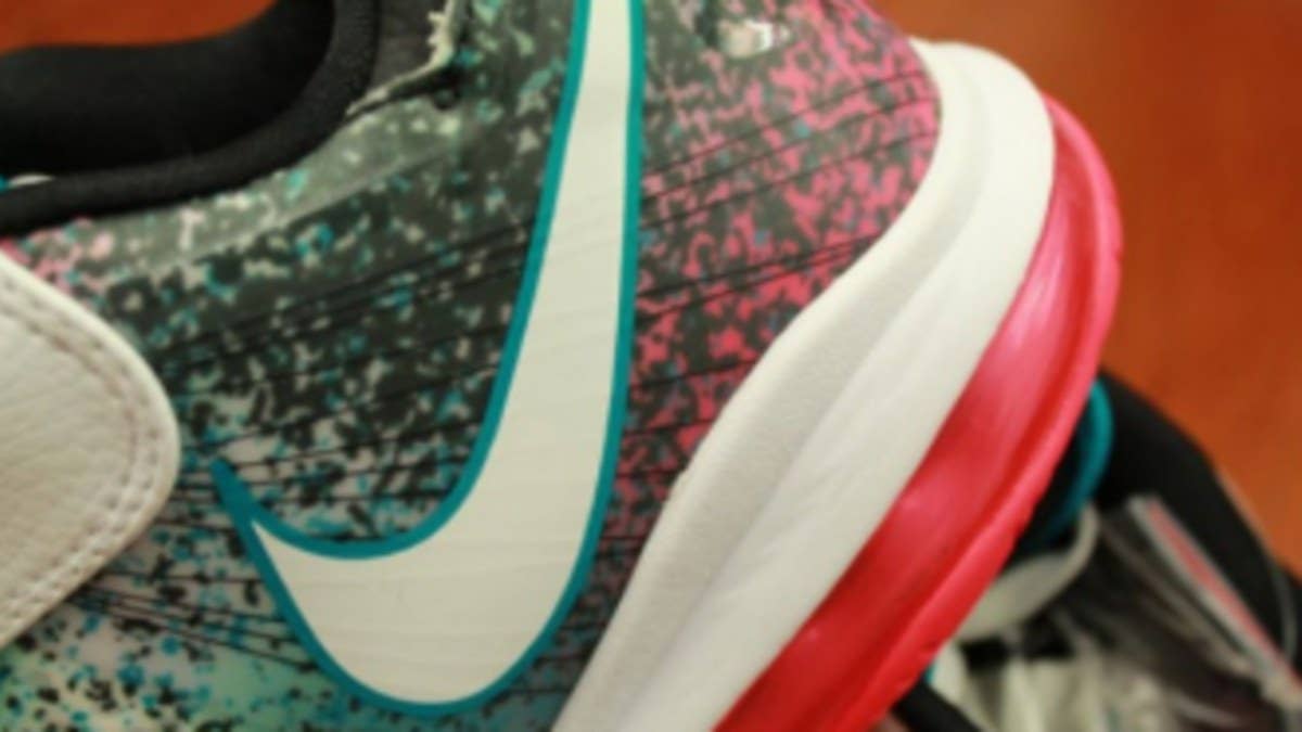 Recently released in China, we are offered another look at the "Miami Nights" LeBron 8 V/2 Low.