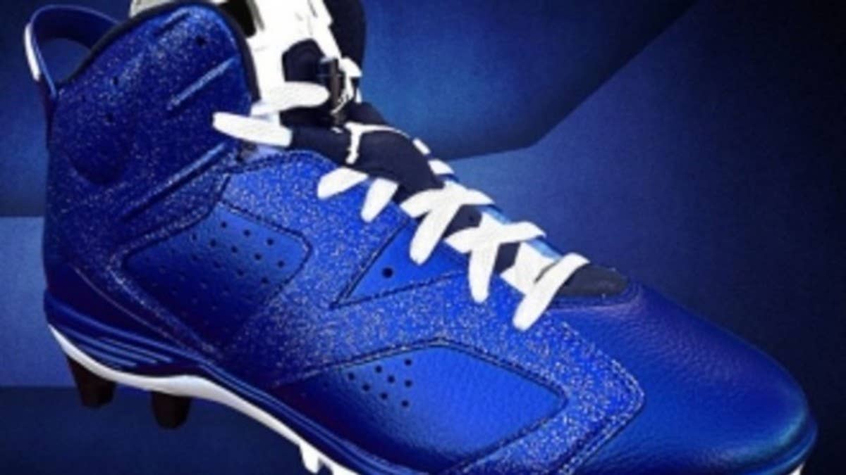 If you watched Tony Romo stink up the joint in Dallas earlier today, you may have noticed something interesting about Michael Crabtree's cleats.