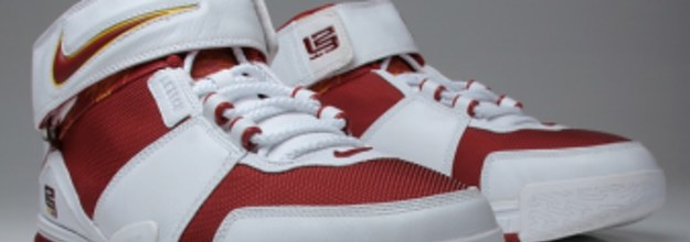 PE Spotlight Nike Zoom LeBron II