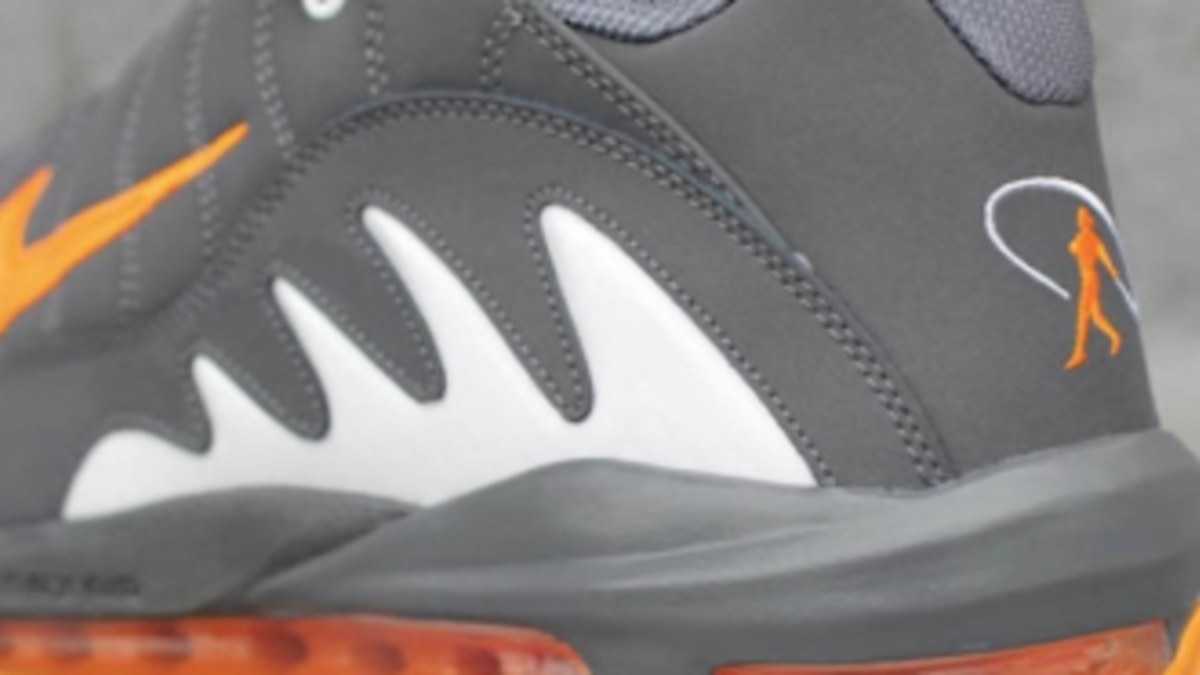 Nike Total Griffey Max 99 Dark Grey Vivid Orange Complex