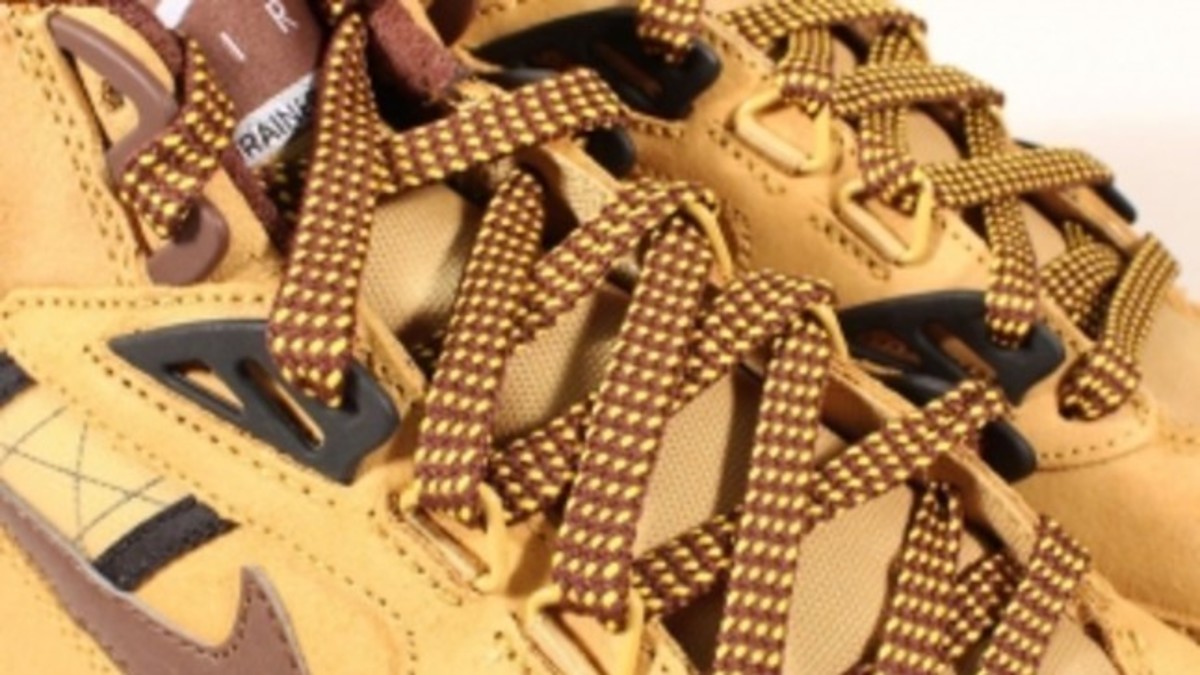 Nike Air Trainer SC Sneakerboot in Wheat Complex