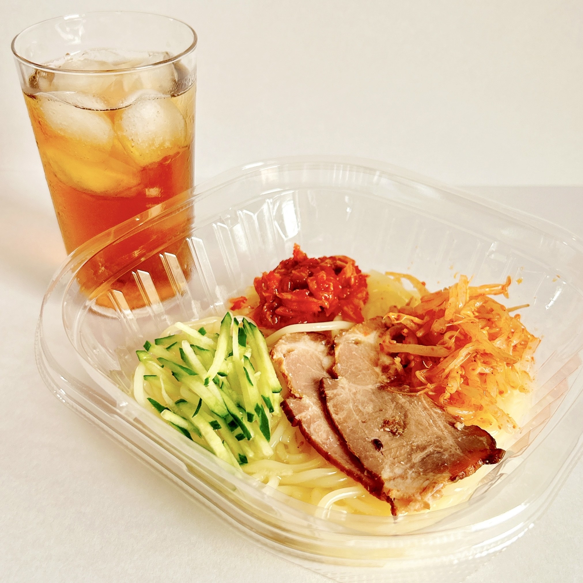 LAWSON(ローソン)のオススメのお弁当「うるもち!澄み渡るスープの冷麺」