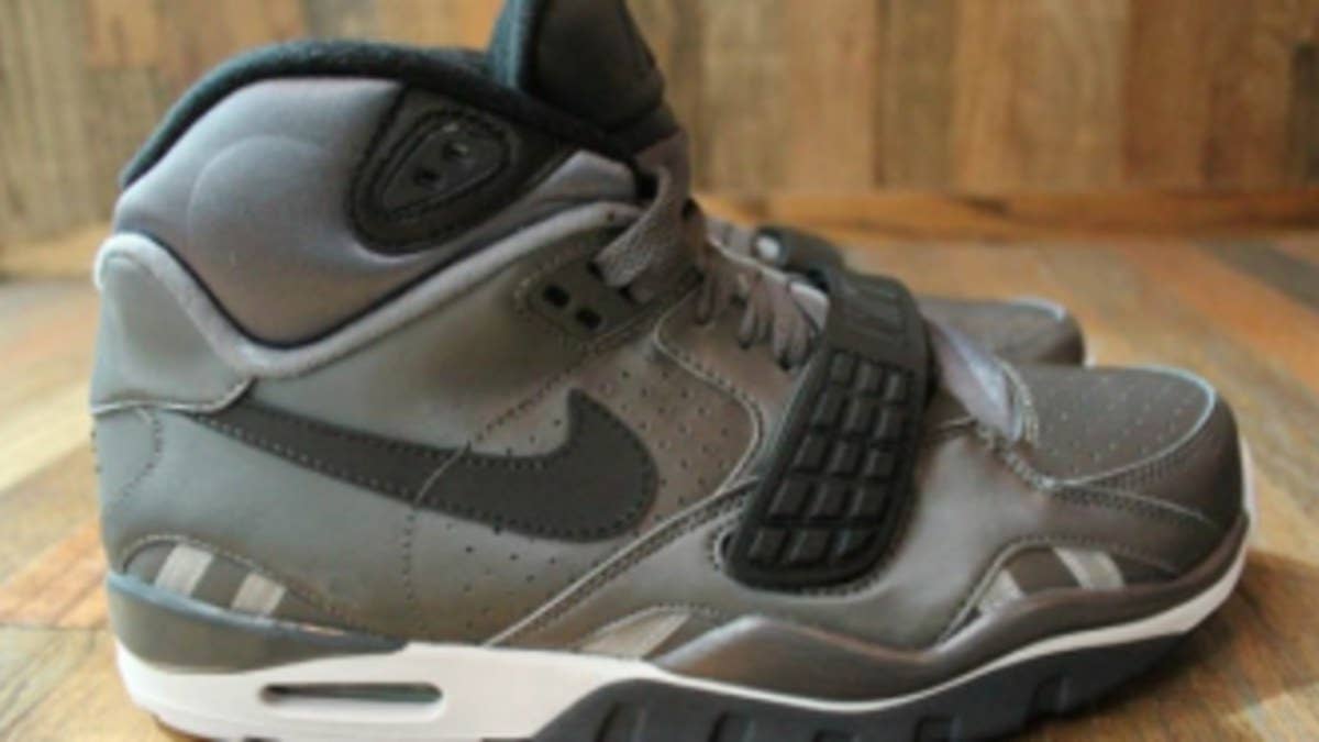 Bo Jackson's iconic Nike Air Trainer SC II has surfaced at Nike Sportswear retailers in an all-new colorway.