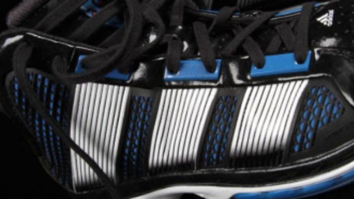 See how the latest Dwight Howard signature model performs.