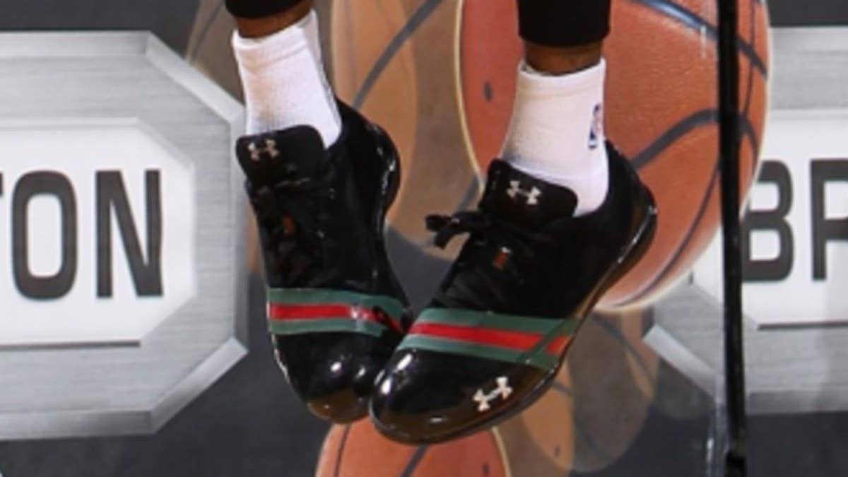 Brandon Jennings' latest Micro G Black Ice Low PE features luxe inspiration from the Bucks' uniforms.