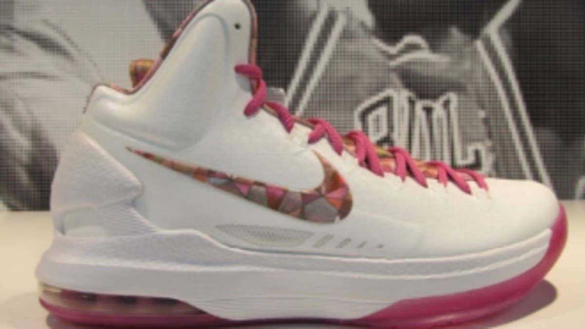 A fresh look at the upcoming "Aunt Pearl" Nike KD V, which pays tribute to Kevin Durant's late aunt.