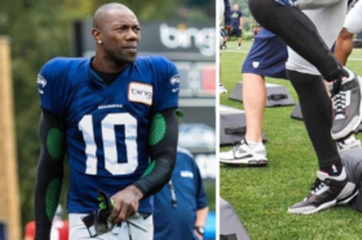 Air Jordan 3 Seattle Seahawks Terrell Owens PE Cleats