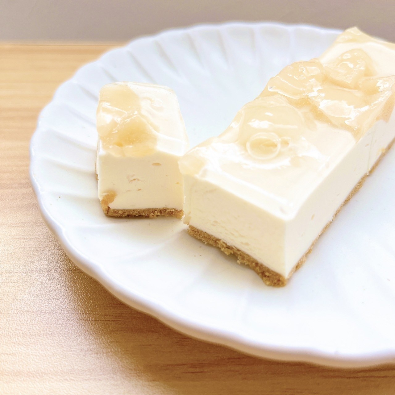 FamilyMart(ファミリーマート)のオススメのスイーツ「凍ったまま食べる白桃のタルト」