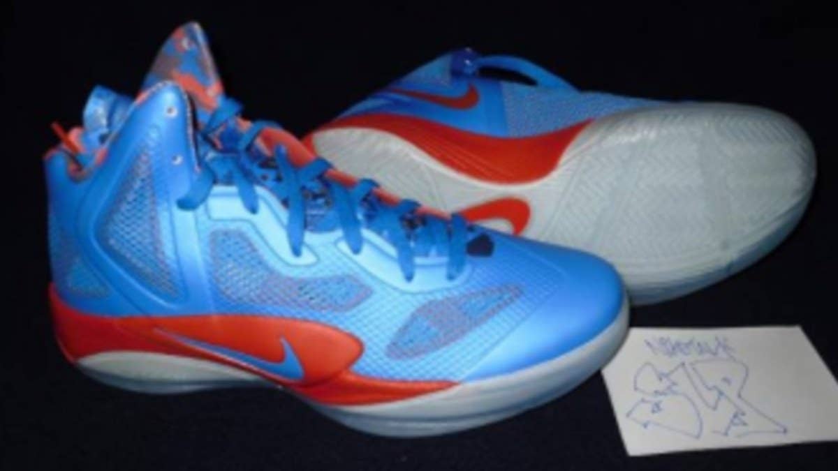 Russell Westbrook's new Hypefuse 2011 PE has started hitting Nike retailers.