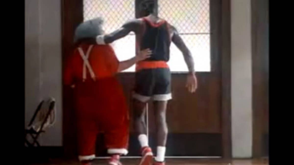 MJ versus Santa in this vintage Nike commercial.