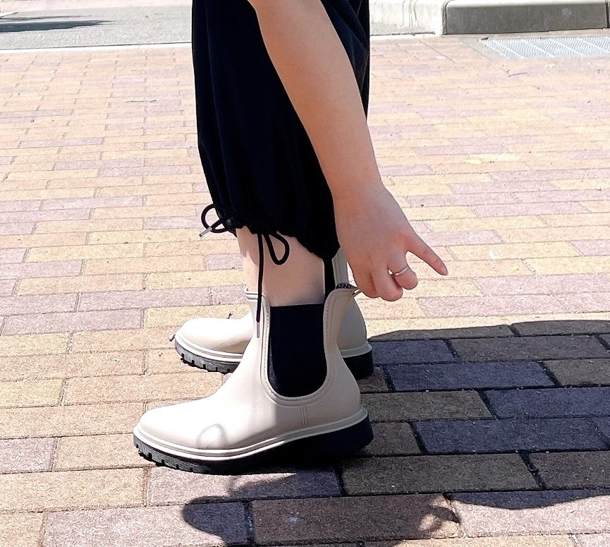 WORKMAN（ワークマン）のおすすめシューズ「全天候型 防水シューズ」