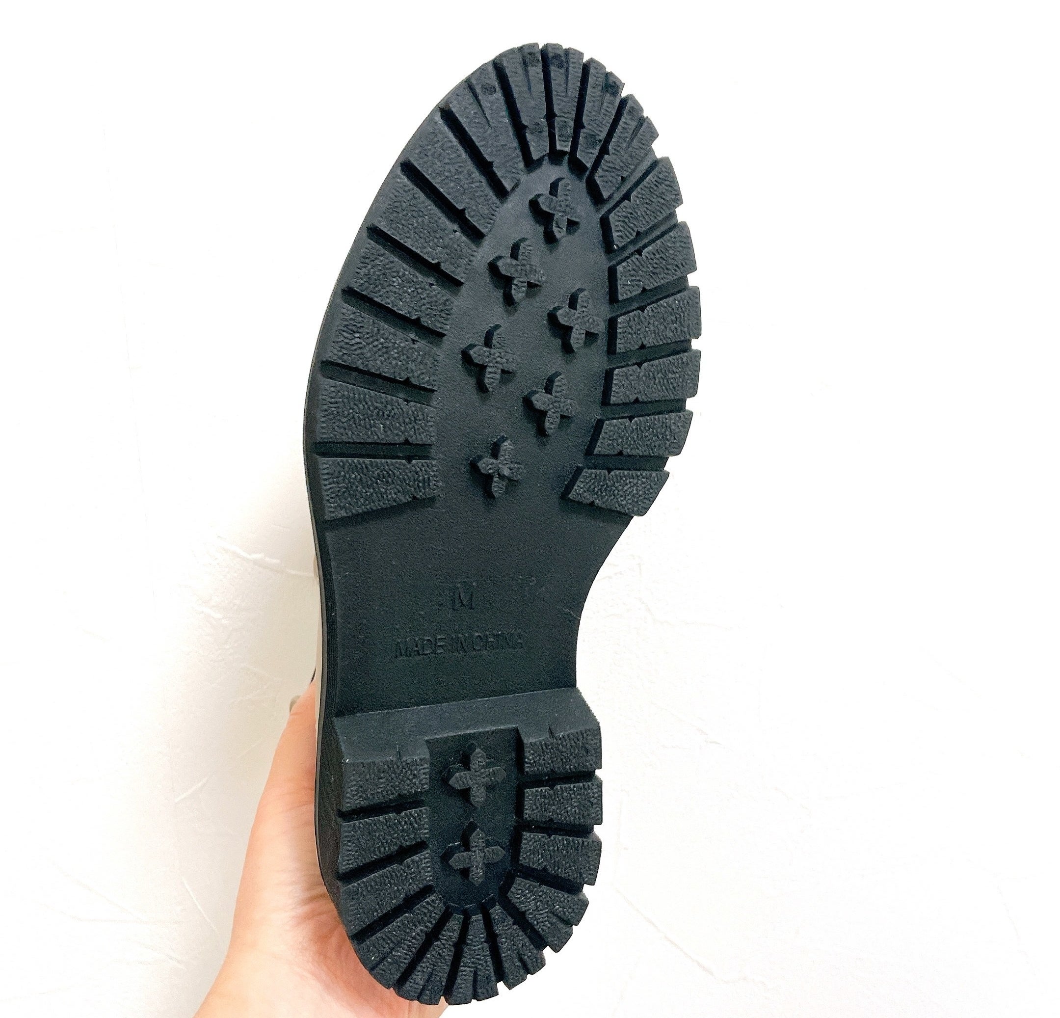 WORKMAN（ワークマン）のおすすめシューズ「全天候型 防水シューズ」