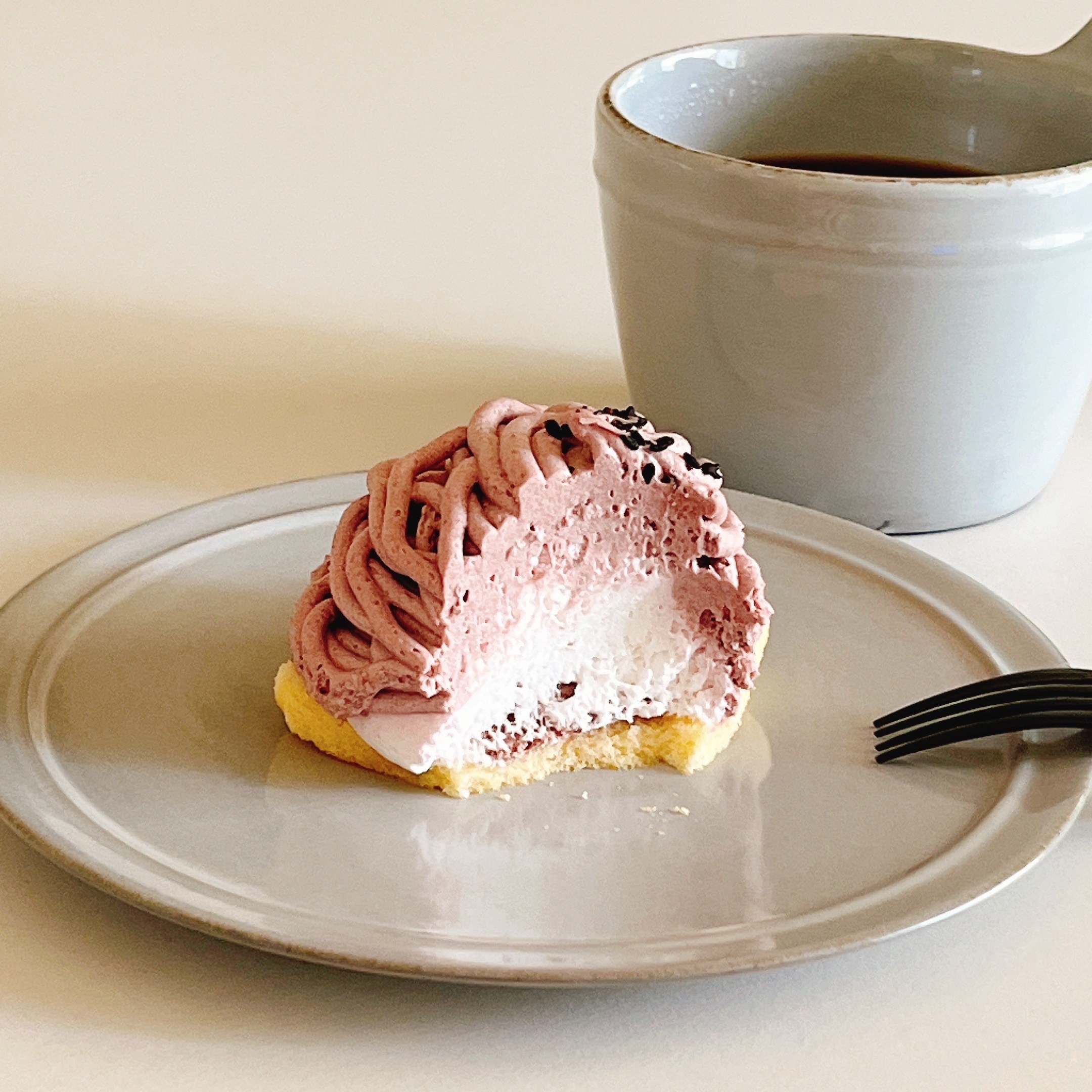 ミニストップの沖縄フェアスイーツ「紅芋モンブラン」