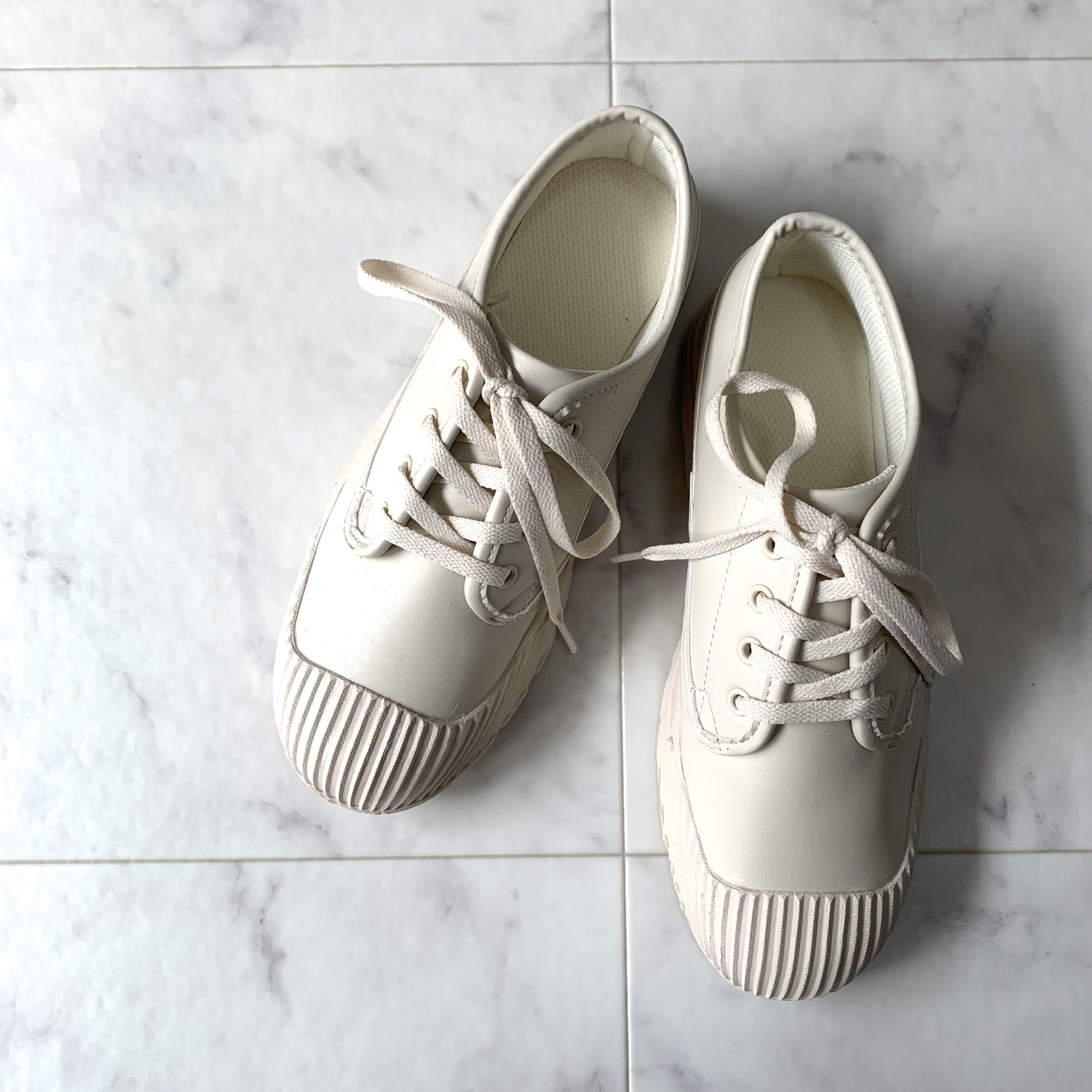 GU（ジーユー）のおすすめシューズ「レインスニーカー」