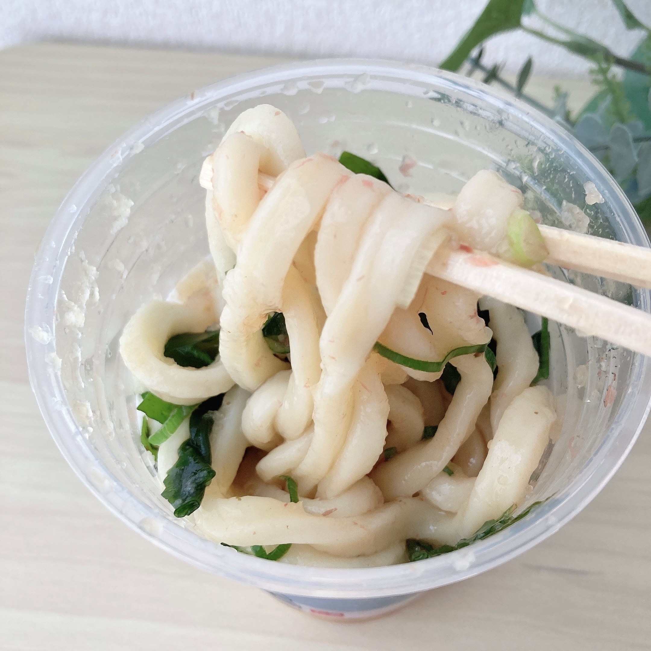 丸亀製麵のオススメの期間限定うどん「シェイクうどん 梅おろしうどん」