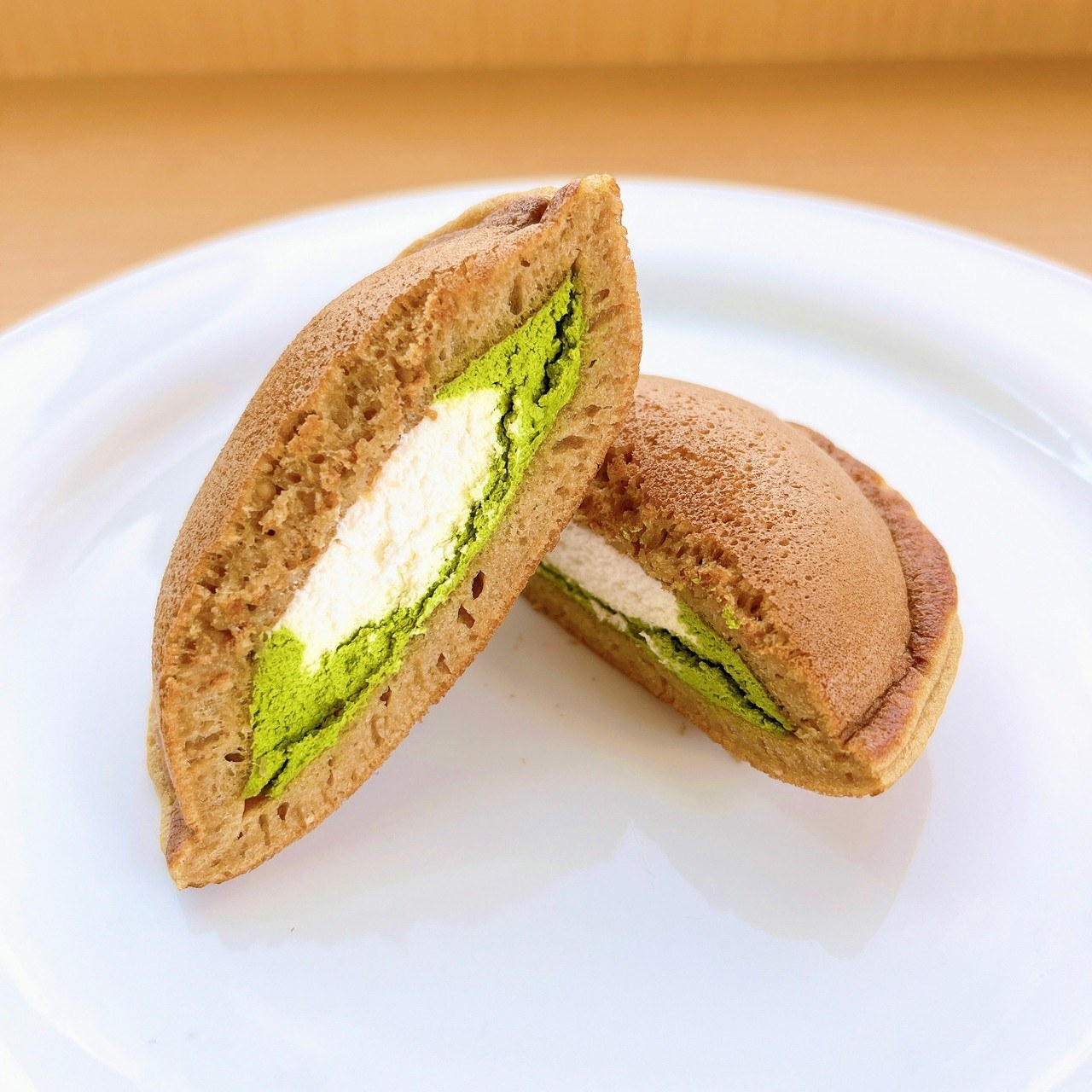 LAWSON(ローソン)のおすすめのスイーツ「どらもっち お抹茶&クリーム」