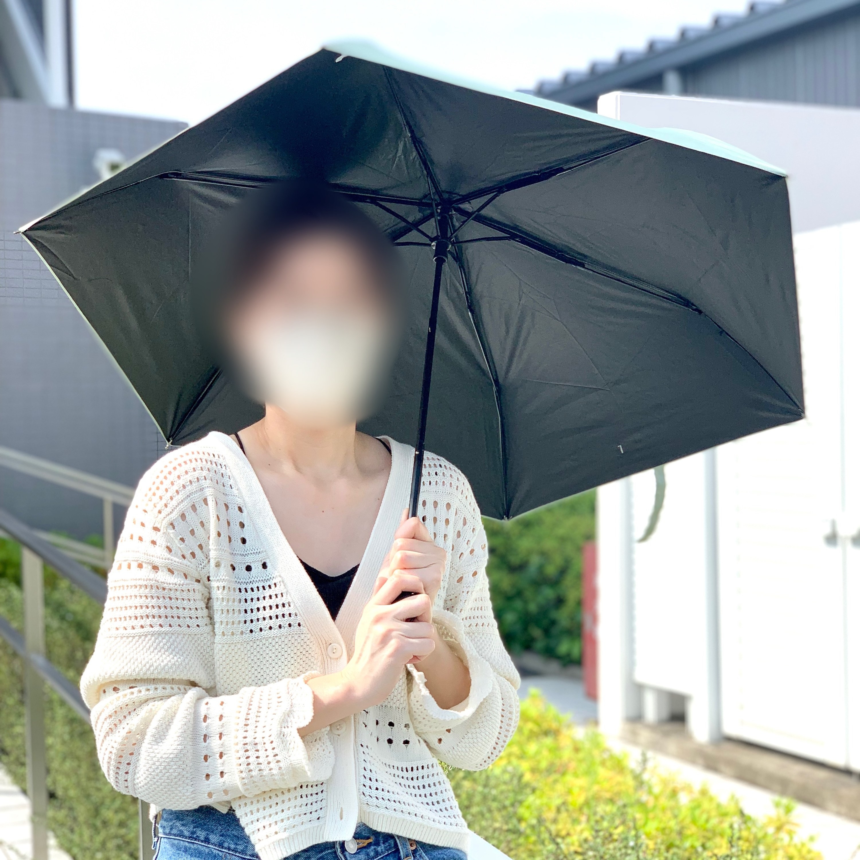 3COINS（スリーコインズ）のおすすめの便利アイテム「晴雨兼用折傘ロゴ」