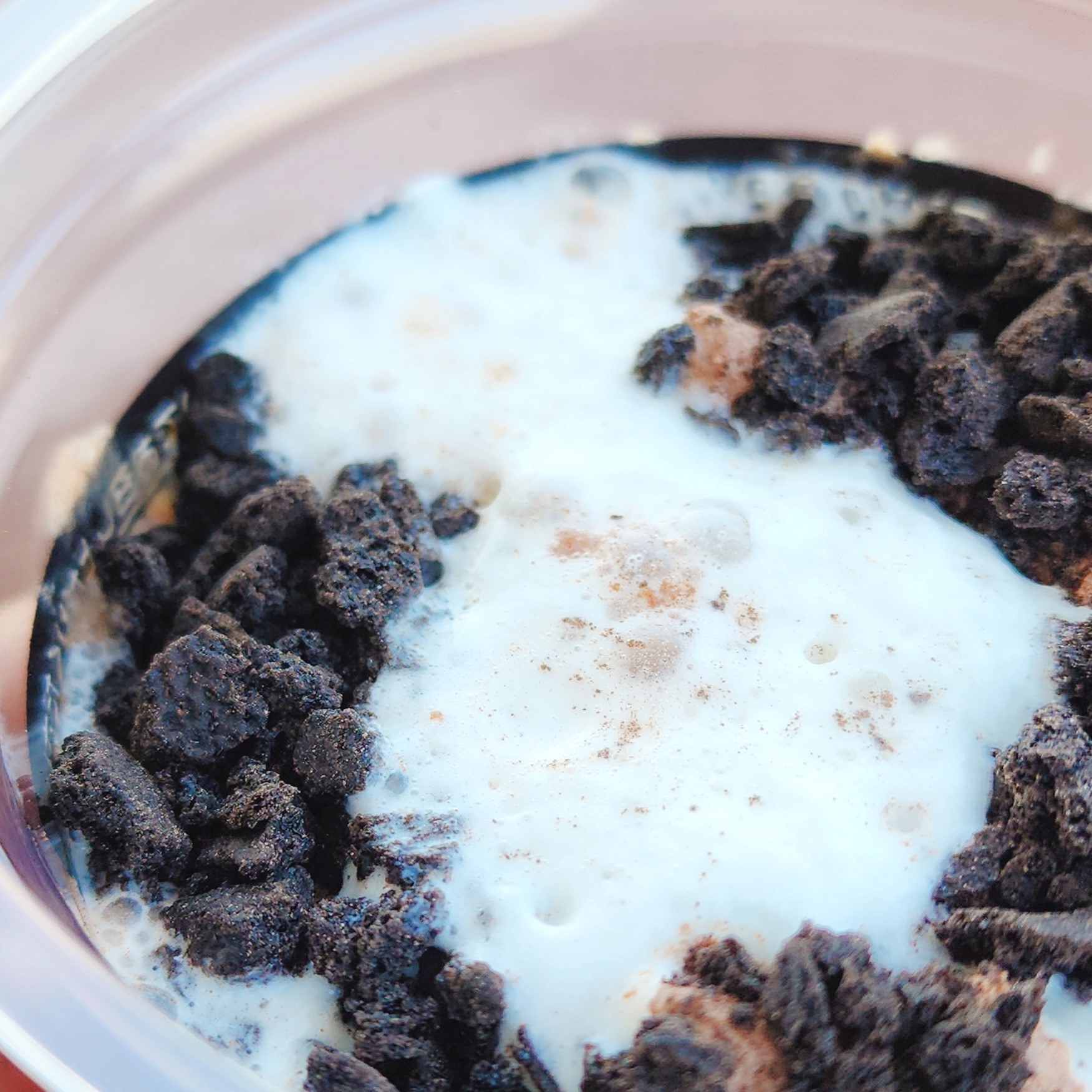 FamilyMart（ファミリーマート）のおすすめスイーツ「ブラックサンダー チョコレートフラッペ」