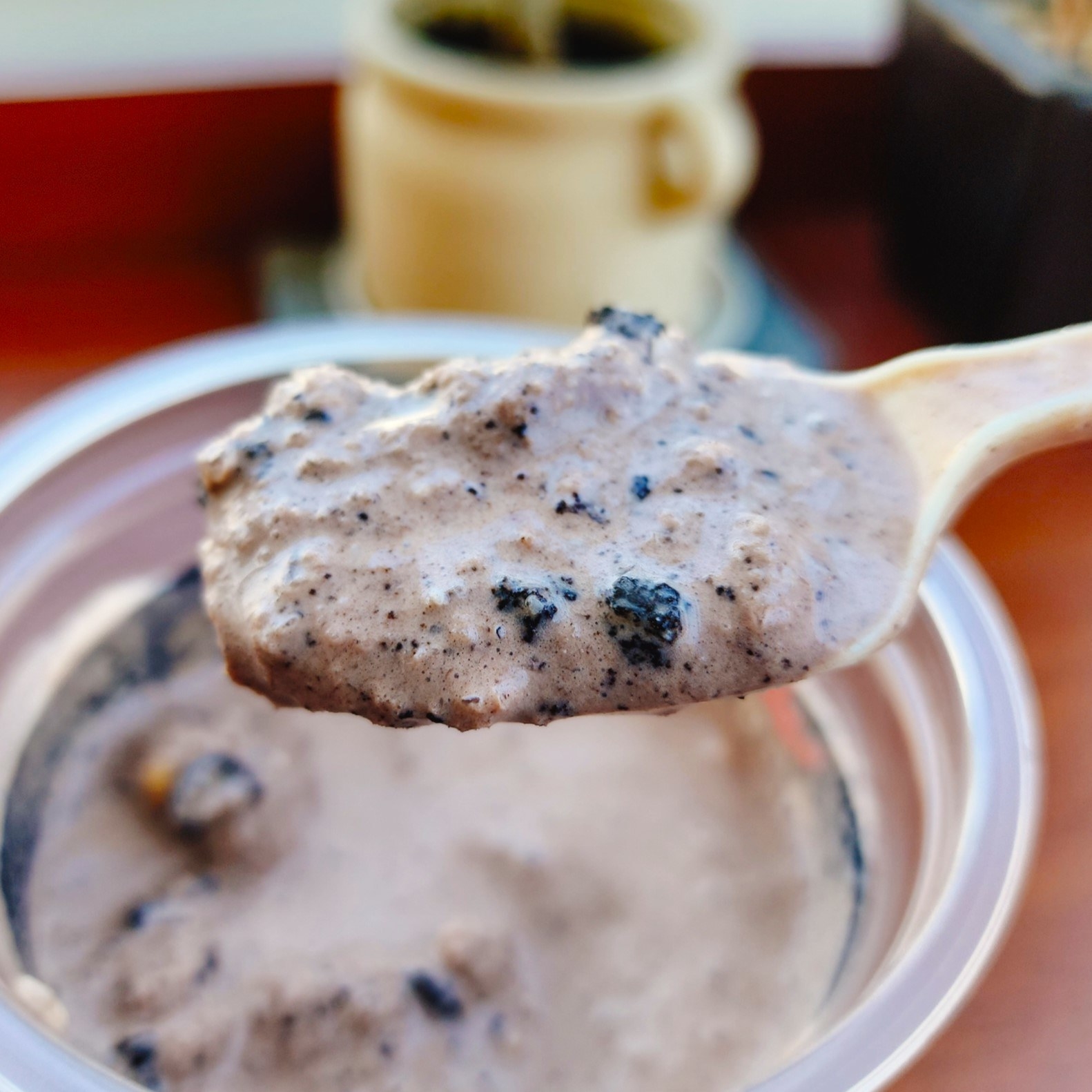 FamilyMart（ファミリーマート）のおすすめスイーツ「ブラックサンダー チョコレートフラッペ」