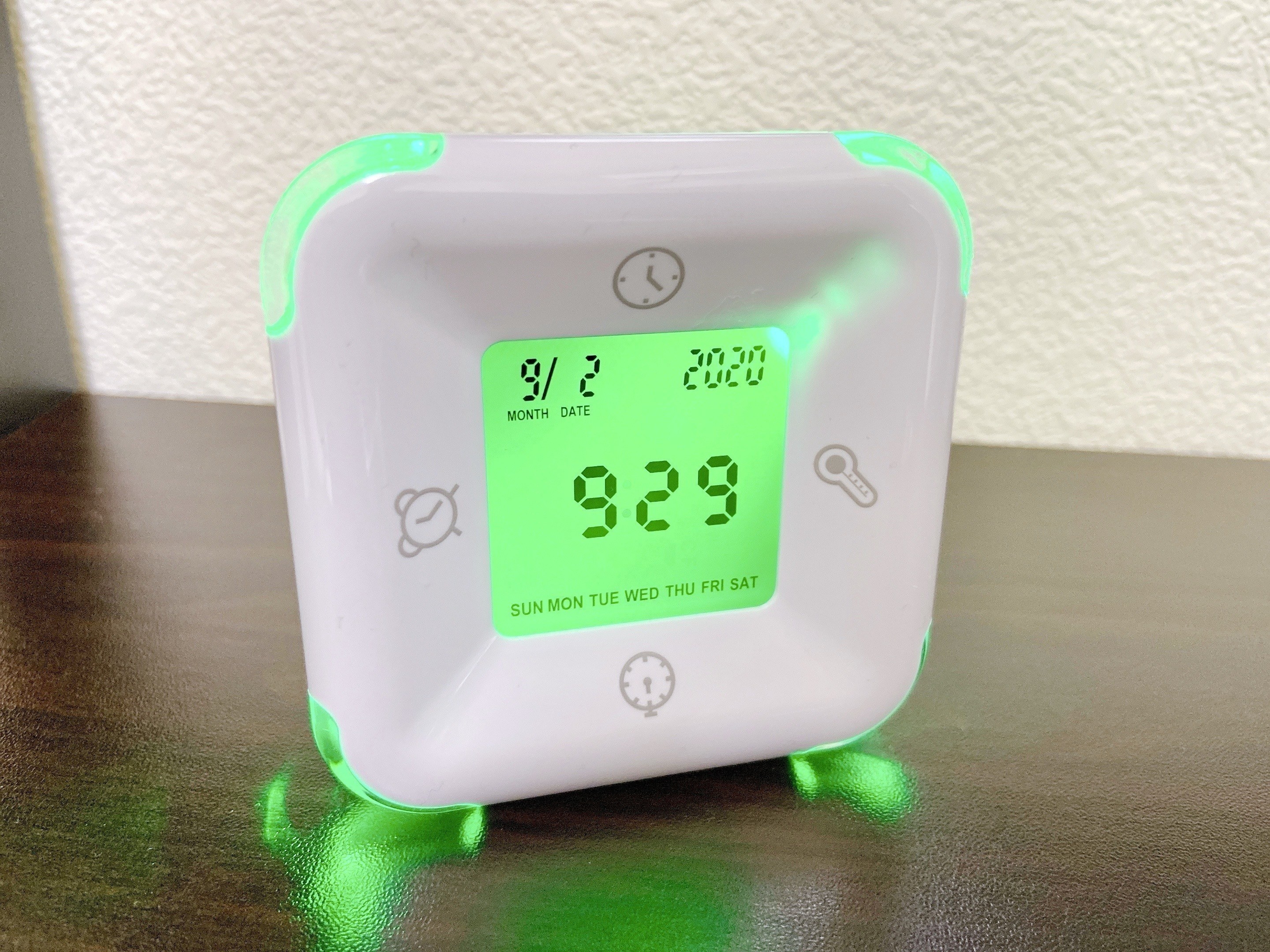 ニトリの便利アイテム「デジタル時計 ピルエ(WH)」